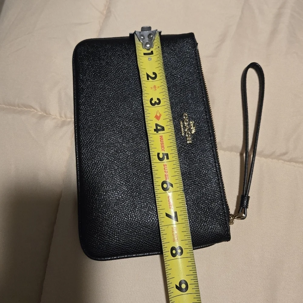Coach Black Leather Side Zipper Wrislet Almost 5x8